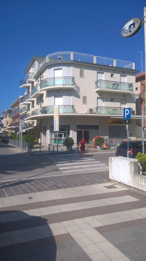 Hotel Villa Domiziana Rimini Exterior photo