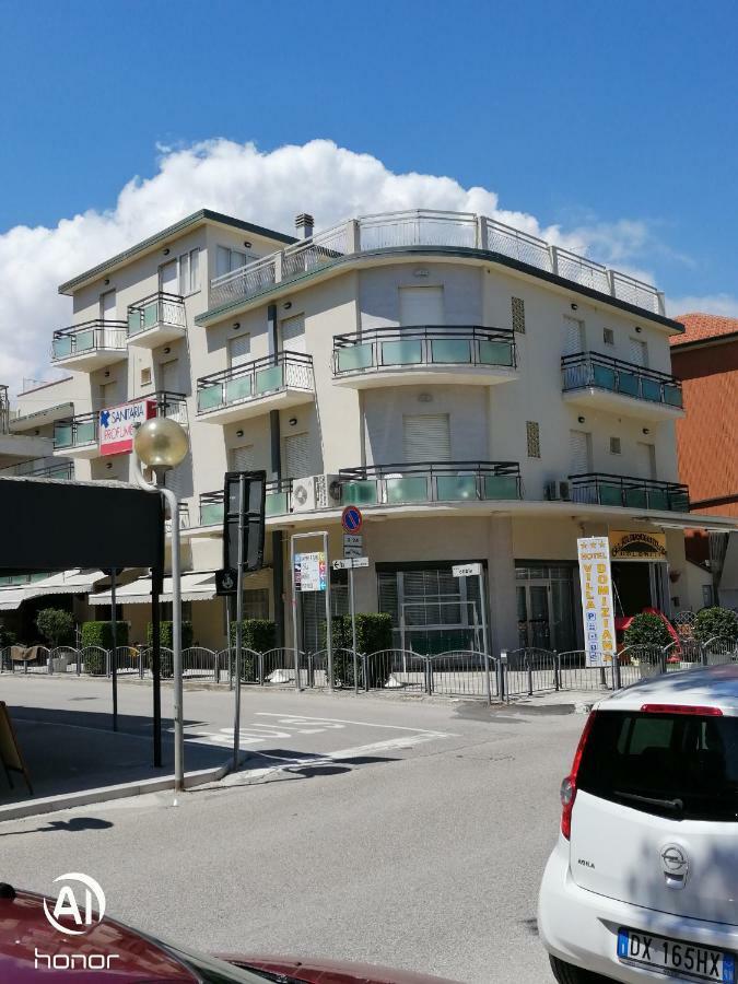 Hotel Villa Domiziana Rimini Exterior photo